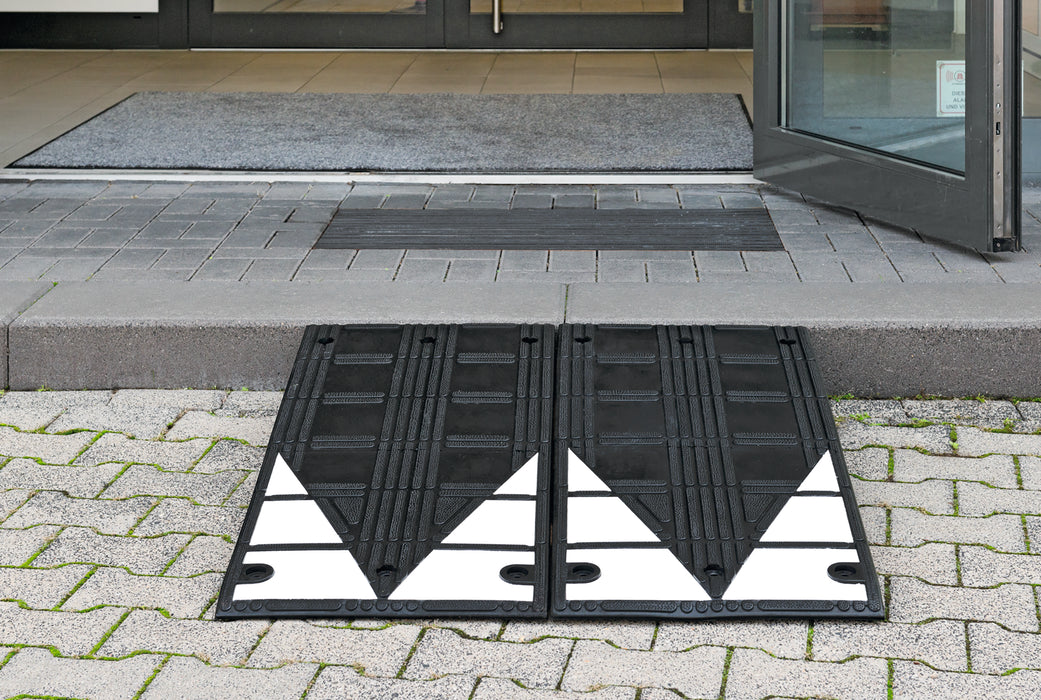Moravia® TRAFFIC-LINE Kerb Ramp - Large - 450 x 1,000 x 75 mm