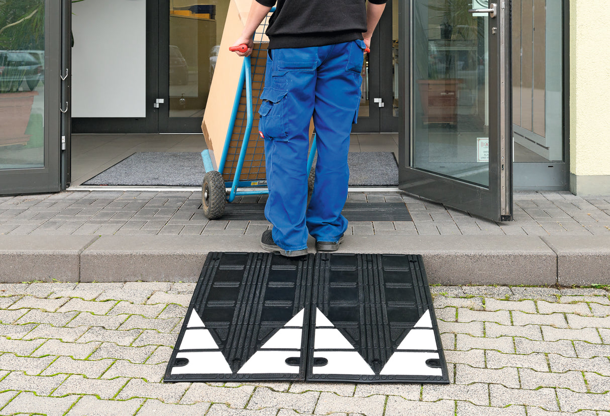 Moravia TRAFFIC-LINE Kerb Ramp - Large - 450 x 1,000 x 75 mm